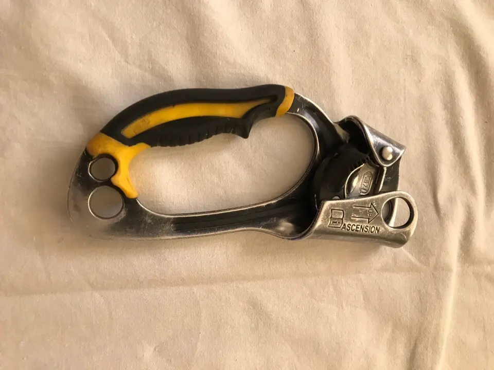 жумар petzl левый