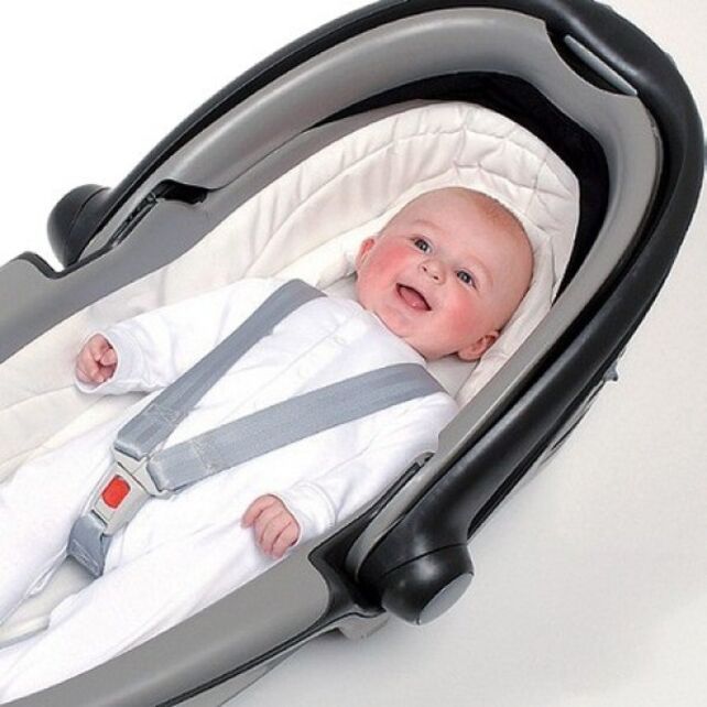 Автолюлька для новорожденных в лежачем положении фото